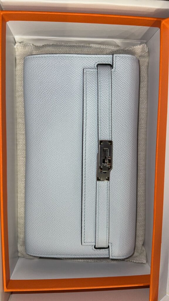 يجب تسجيل الدخول لكتابة التقييم.