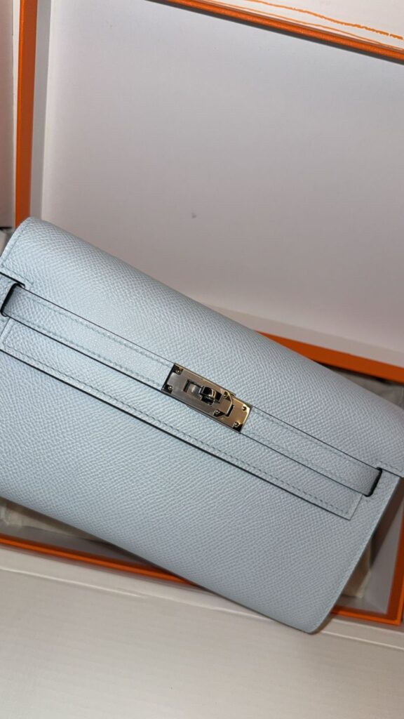 يجب تسجيل الدخول لكتابة التقييم.