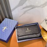 طقم فرش مكياج سان لوران